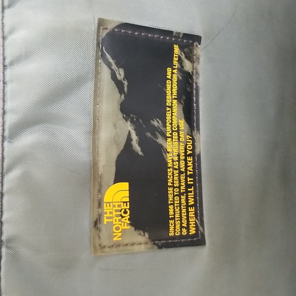 The North Face Wasatch Purple And Gray Backpack - Picture 2 of 9